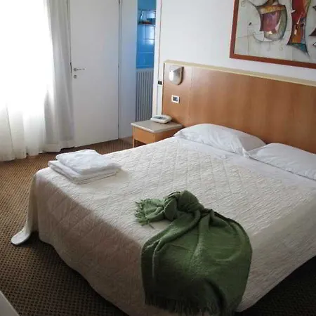 מלון Principe Di Piemonte 3*