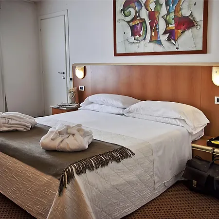 普林西di皮埃蒙特酒店 酒店 里米尼